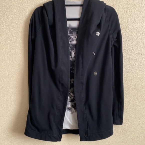 Lululemon jacket - Picture 3 of 14